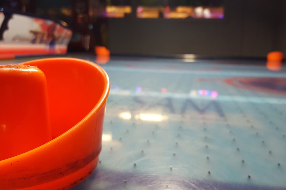 AIR HOCKEY